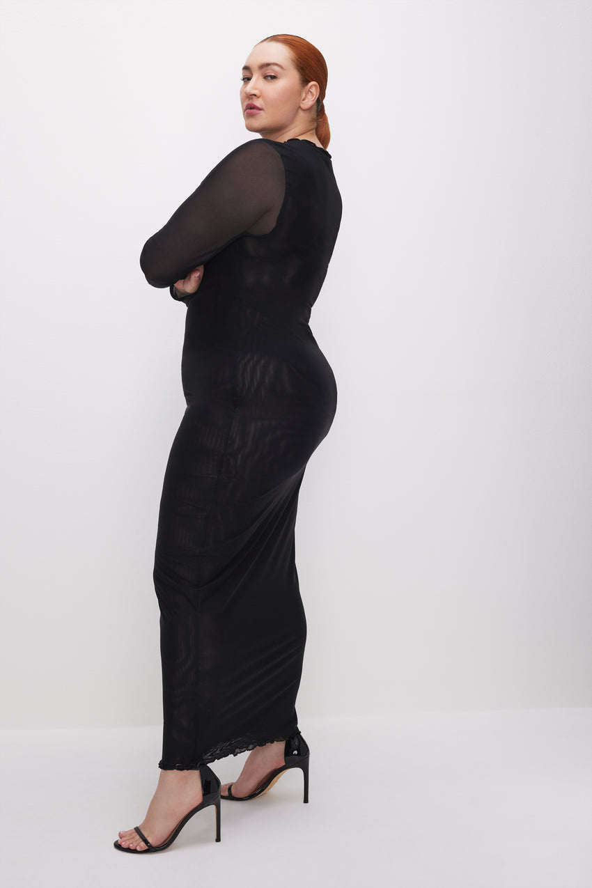 MESH MAXI DRESS | BLACK001 View 5 - model: Size 16 |