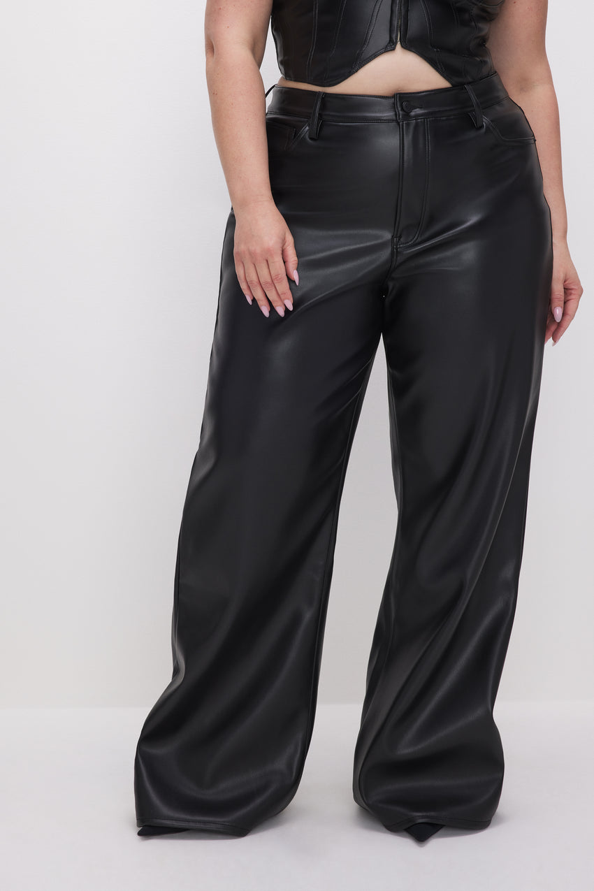 GOOD EASE FAUX LEATHER PANTS | BLACK001 View 2 - model: Size 16 |