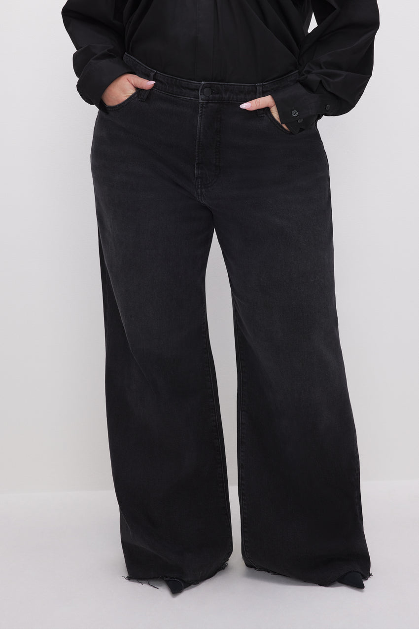GOOD EASE RELAXED JEANS | BLACK324 View 8 - model: Size 16 |