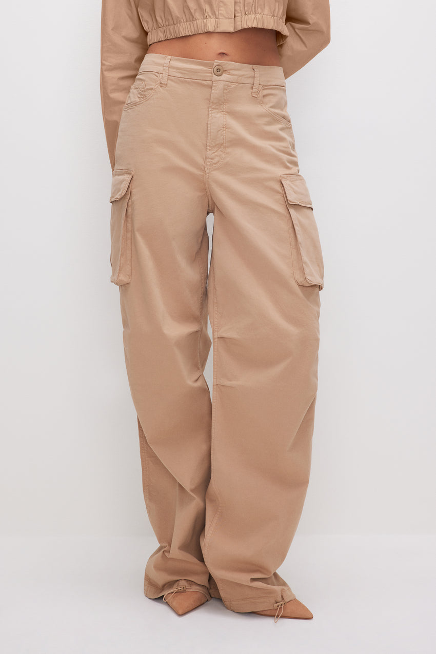 BAGGY CARGO PANTS | CHAMPAGNE005 View 2 - model: Size 0 |