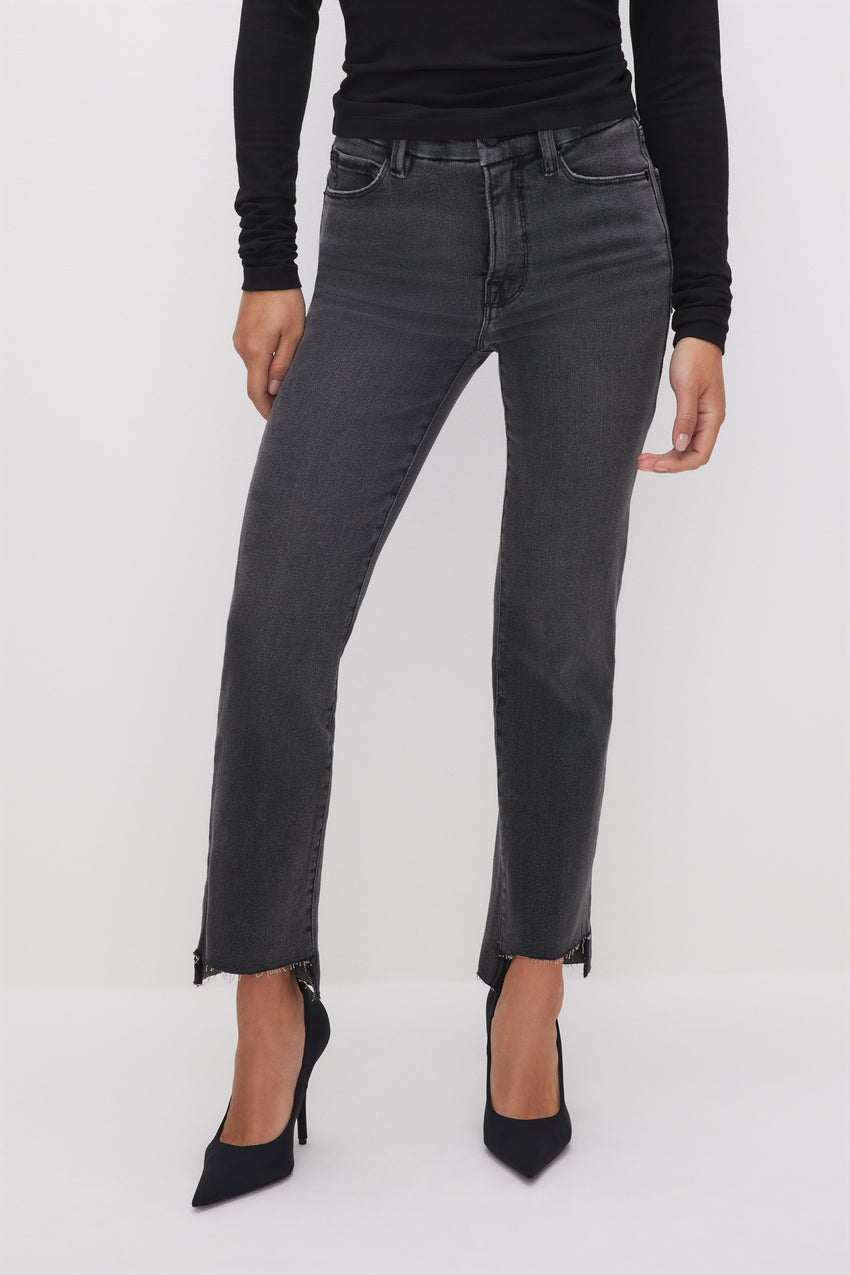 GOOD PETITE STRAIGHT JEANS | BLACK303 View 3 - model: Size 0 |