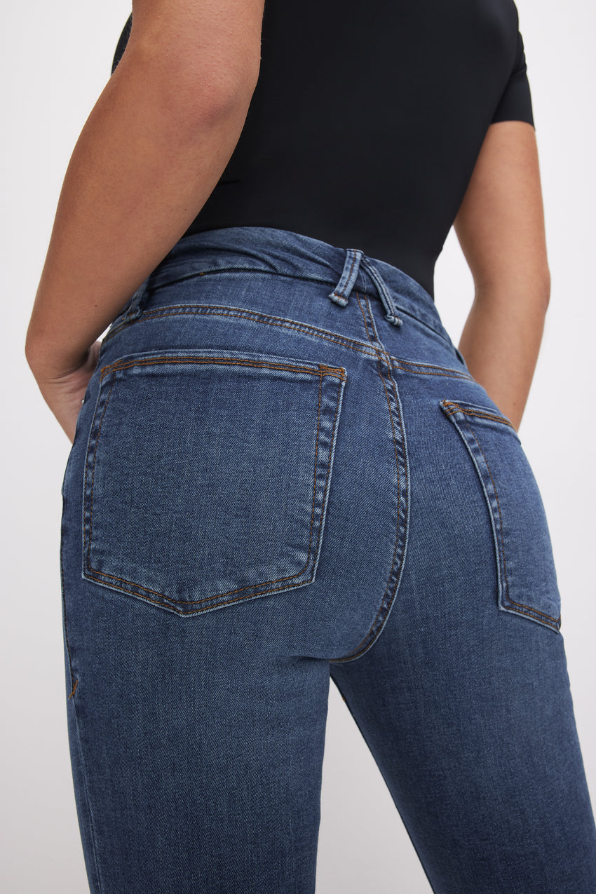 GOOD PETITE STRAIGHT JEANS | INDIGO273 View 4 - model: Size 0 |