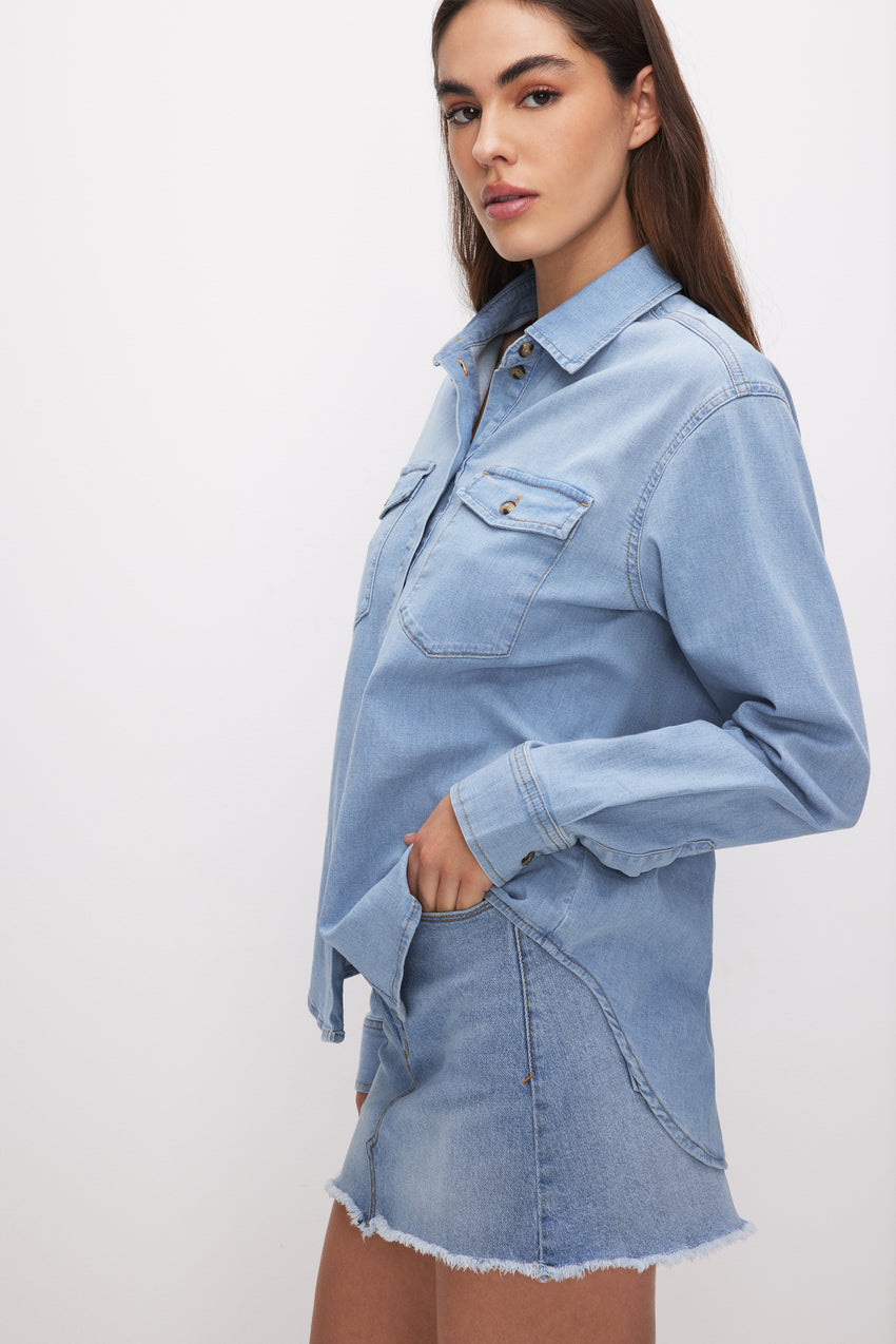 CLASSIC DENIM SHIRT | INDIGO641 View 2 - model: Size 0 |