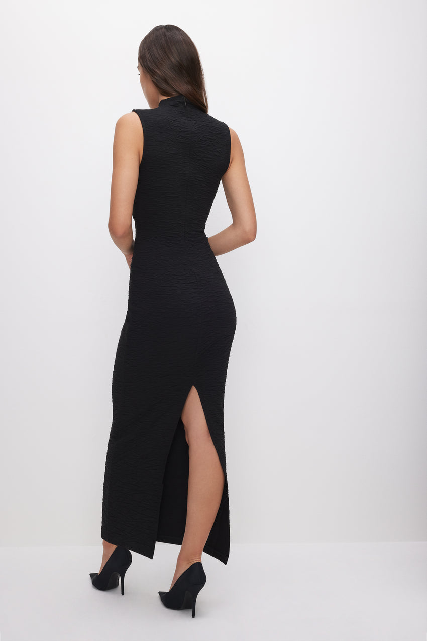 SCRUNCHIE PEEK-A-BOO MAXI DRESS | BLACK001 View 2 - model: Size 0 |