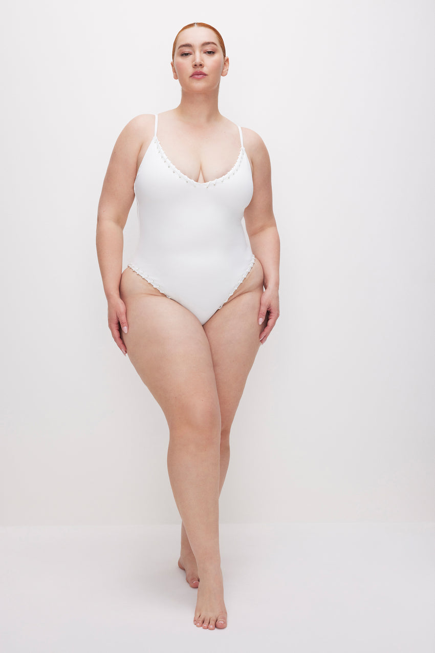WHIP STITCH COMPRESSION SWIMSUIT | WHITE001 View 4 - model: Size 16 |
