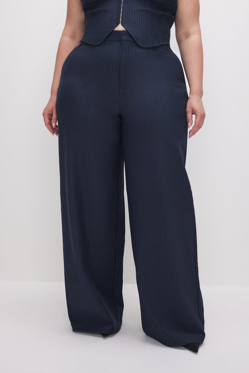 PONTE WIDE LEG PANTS | INK STRIPE001 View 2 - model: Size 16 |