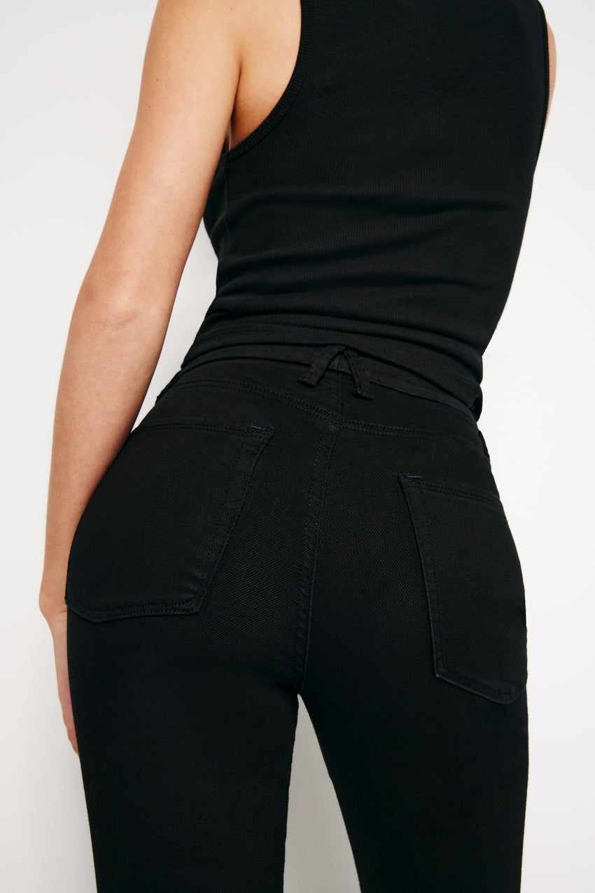 GOOD CURVE STRAIGHT NEVER FADE JEANS | BLACK001 View 4 - model: Size 0 |