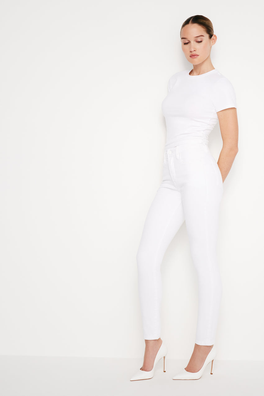 GOOD LEGS SKINNY JEANS | WHITE001 View 2 - model: Size 0 |