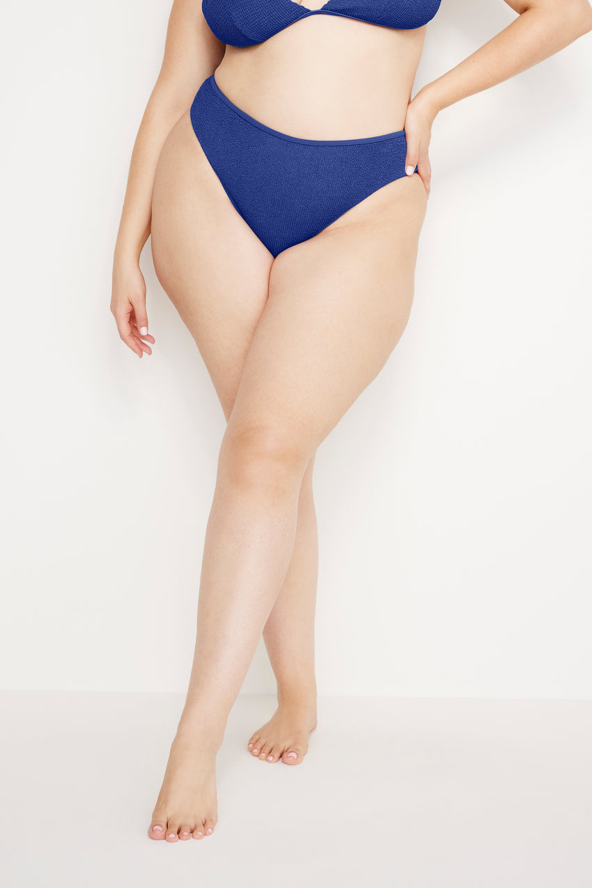 ALWAYS FITS GOOD WAIST BIKINI BOTTOM | CAPRI BLUE004 View 7 - model: Size 16 |