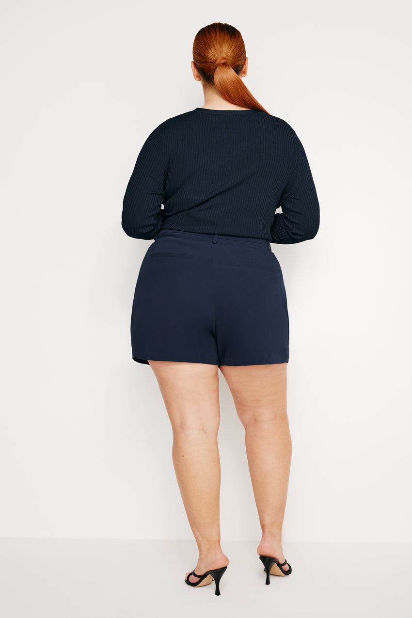 LUXE SUITING TROUSER SHORTS | NEW NAVY002 View 8 - model: Size 16 |