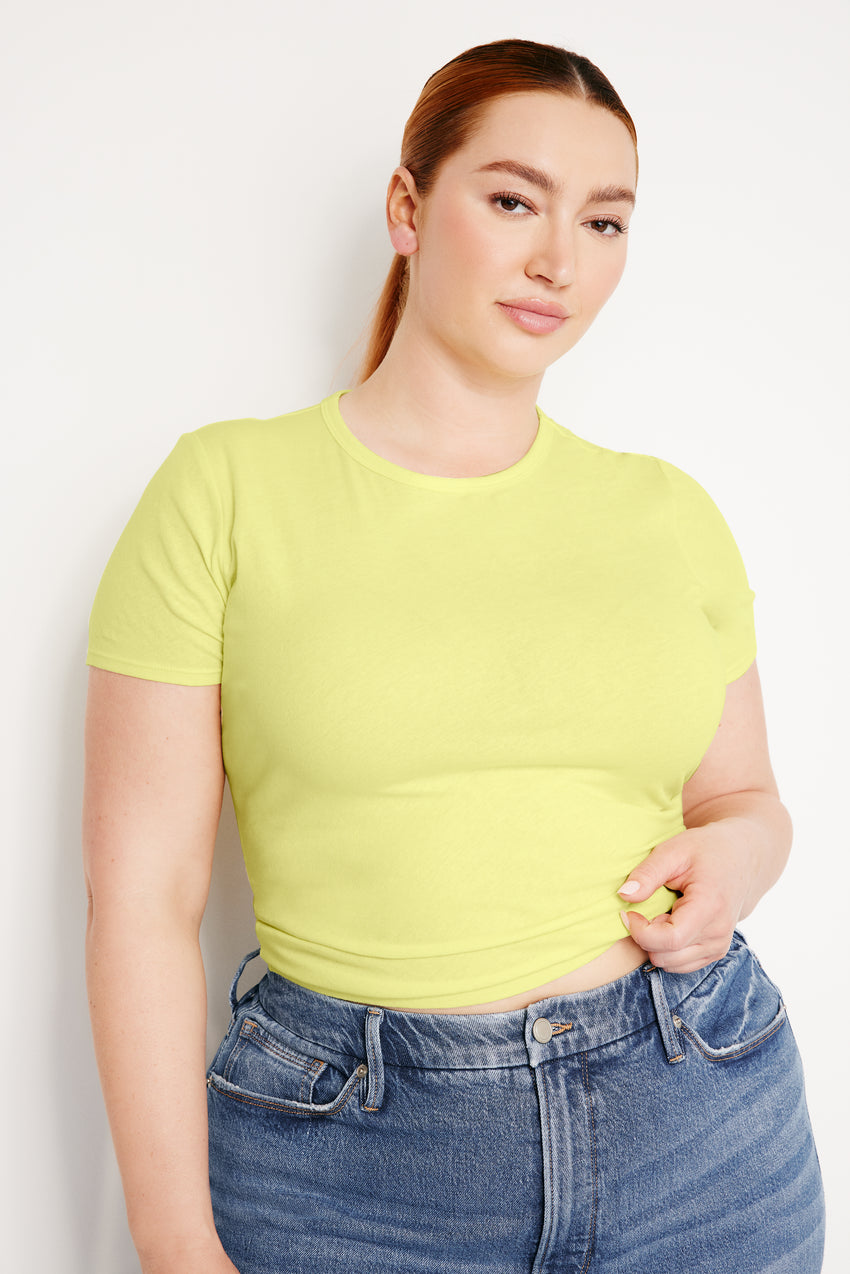 FEATHERWEIGHT COTTON SLIM TEE | PALO VERDE002 View 5 - model: Size 16 |