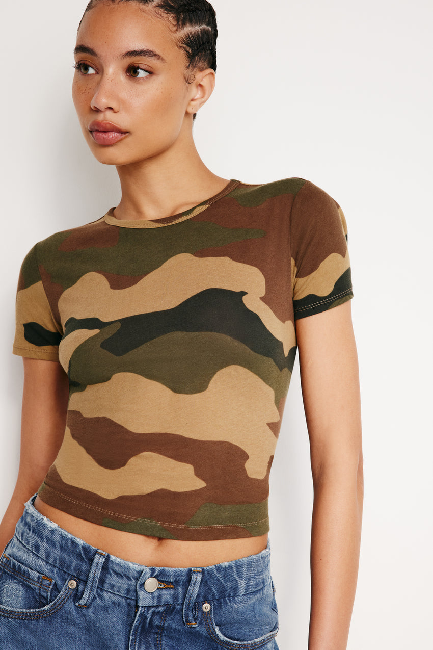 FEATHERWEIGHT COTTON SLIM TEE | FATIGUE GREEN CAMO001 View 1 - model: Size 0 |