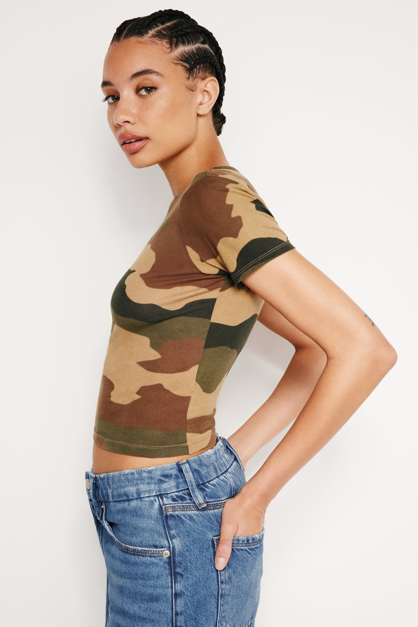 FEATHERWEIGHT COTTON SLIM TEE | FATIGUE GREEN CAMO001 View 3 - model: Size 0 |
