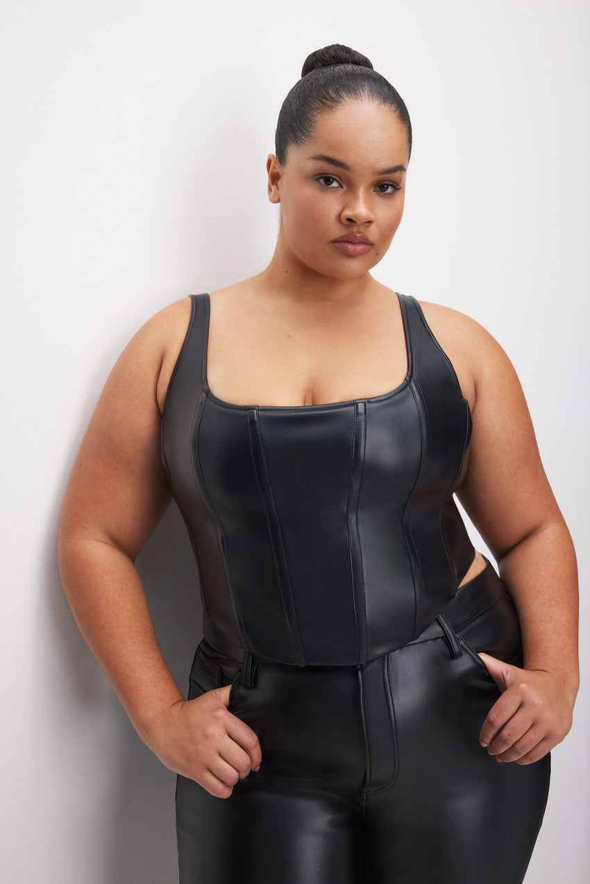 FAUX LEATHER CORSET | BLACK001 View 5 - model: Size 16 |