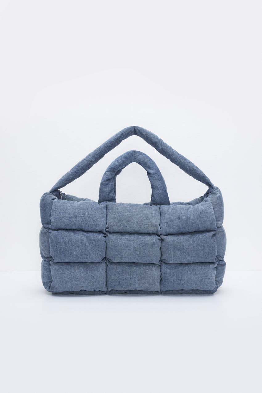 LARGE DENIM BAG | WASHED DENIM03 View 0 - model: Size 0 |