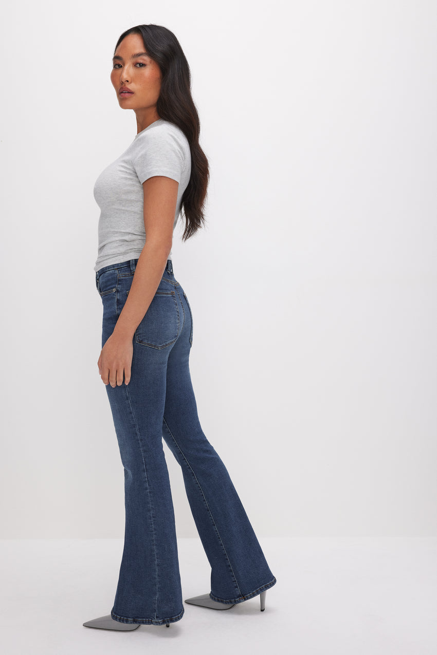 GOOD PETITE FLARE JEANS | BLUE004 View 2 - model: Size 0 |