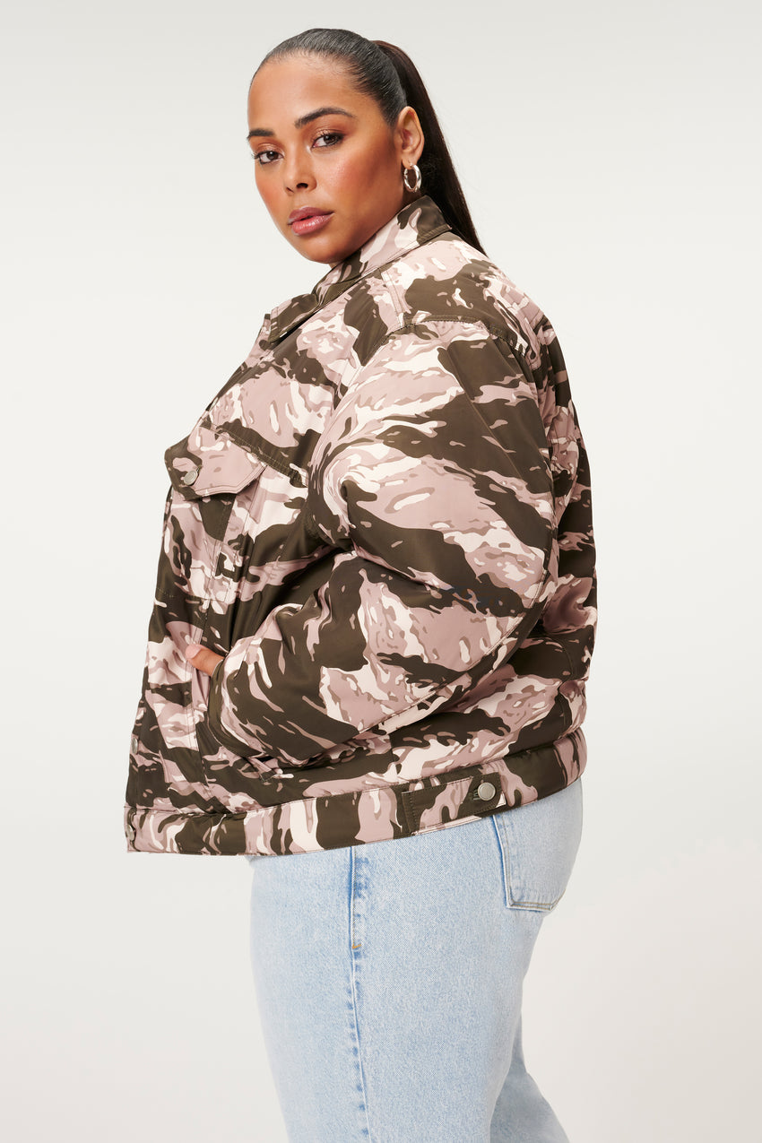 TRUCKER PUFFER | FOREST CAMO001 View 2 - model: Size 16 |