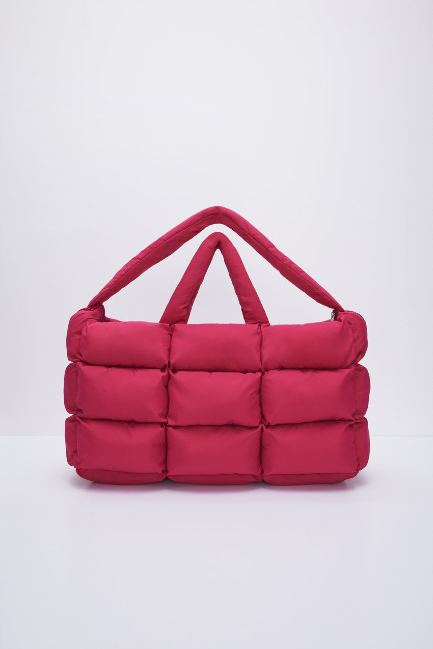 LARGE PUFFER BAG | LOVE POTION007 View 1 - model: Size 0 |