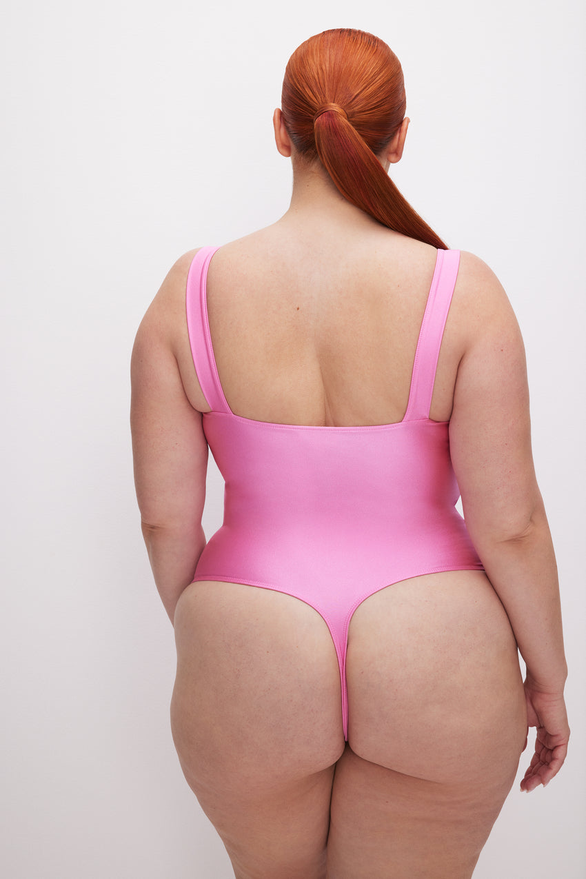 COMPRESSION SHINE BODYSUIT | SORORITY PINK003 View 9 - model: Size 16 |