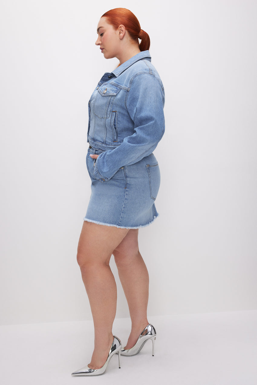 DENIM MINI SKIRT | INDIGO597 View 6 - model: Size 16 |