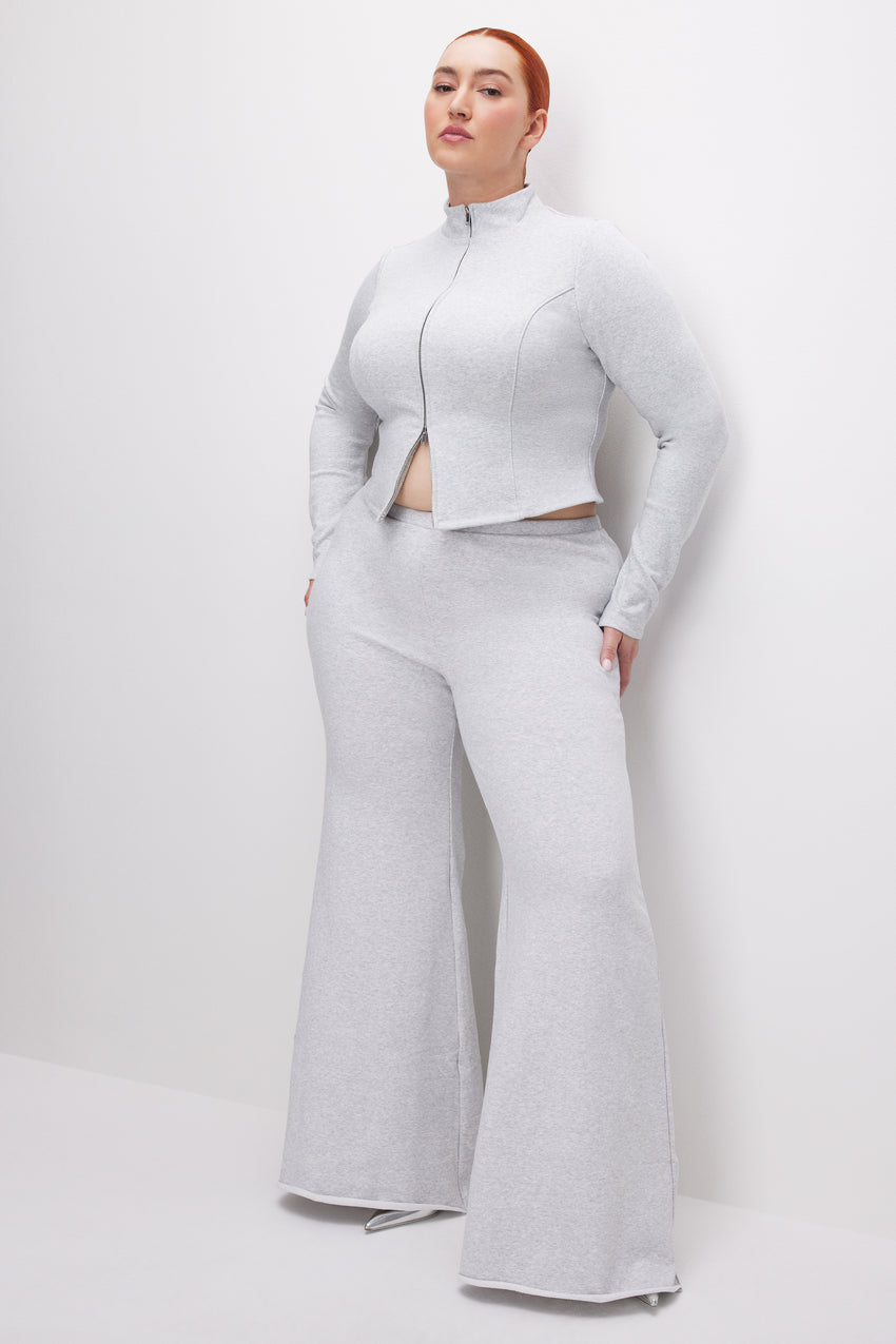 COMPRESSION TERRY SUPER FLARE PANTS| HEATHER GREY001 View 0 - model: Size 16 |