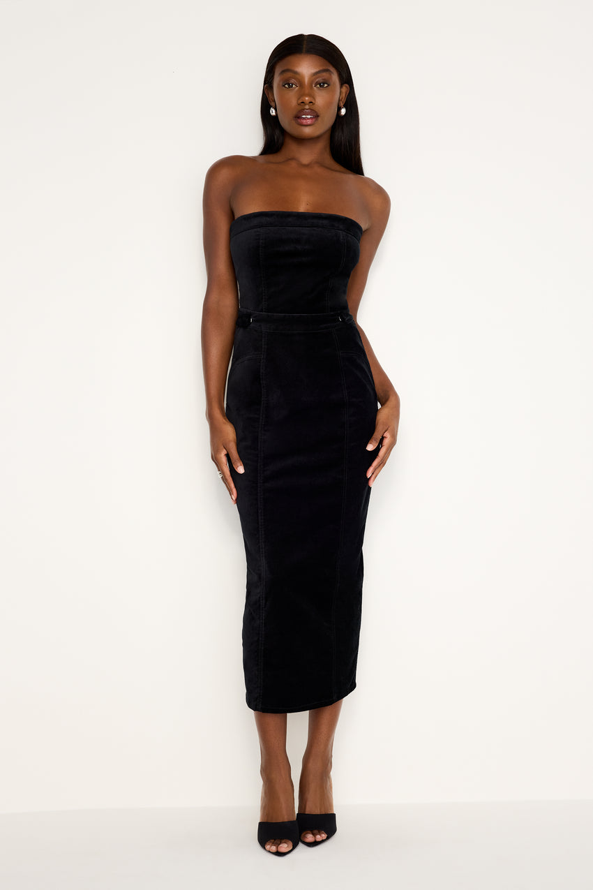 FIT FOR SUCCESS STRAPLESS VELVET DRESS | BLACK001 View 0 - model: Size 0 |