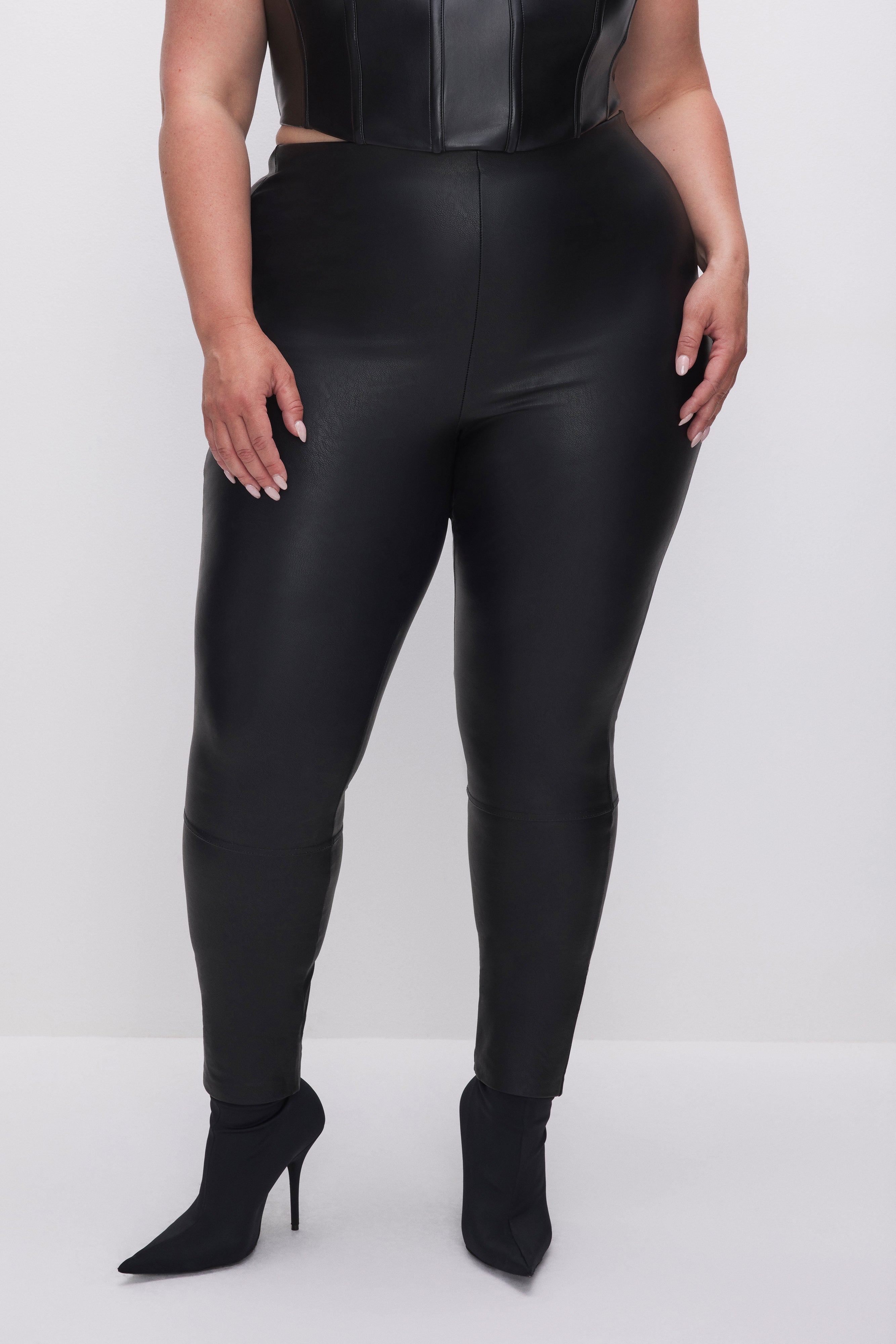I got these faux leather leggings in black too 🔥🫶🏻 true to size