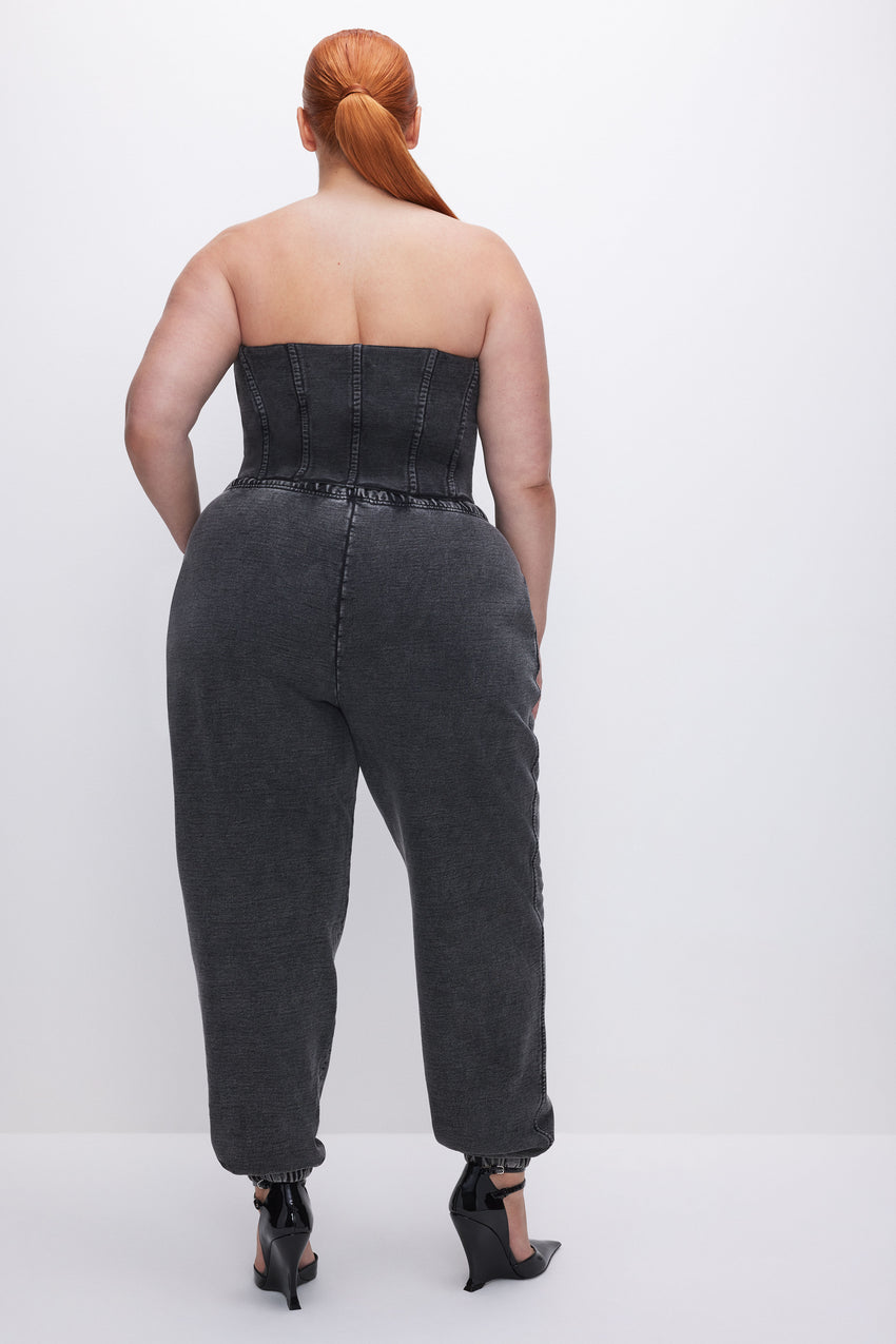 JEANIUS SWEATPANTS | BLACK322 View 5 - model: Size 16 |