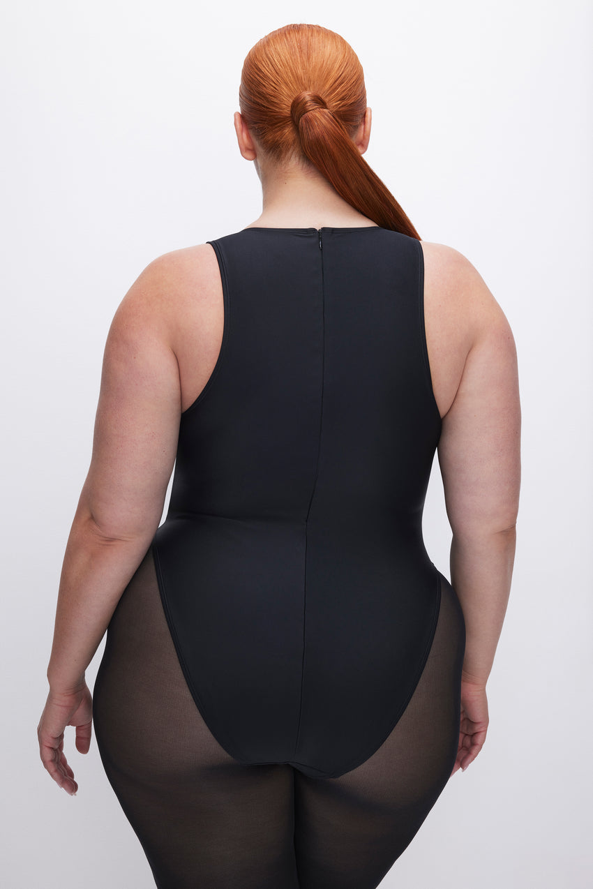 LACE UP ONE-PIECE SWIMSUIT | BLACK001 View 6 - model: Size 16 |