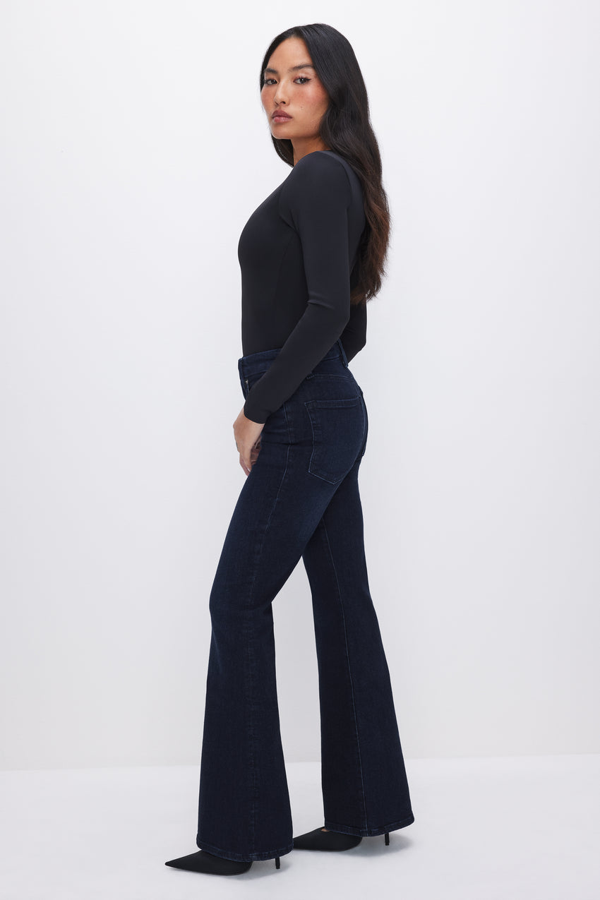 GOOD PETITE FLARE JEANS | BLUE224 View 2 - model: Size 0 |