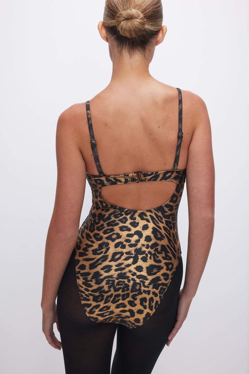 SHOW UP ONE-PIECE SWIMSUIT | GOLD LEOPARD001 View 6 - model: Size 0 |