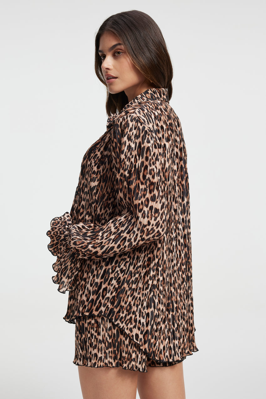 ALWAYS FITS PLISSÉ SHIRT | GOOD LEOPARD003 View 4 - model: Size 0 |