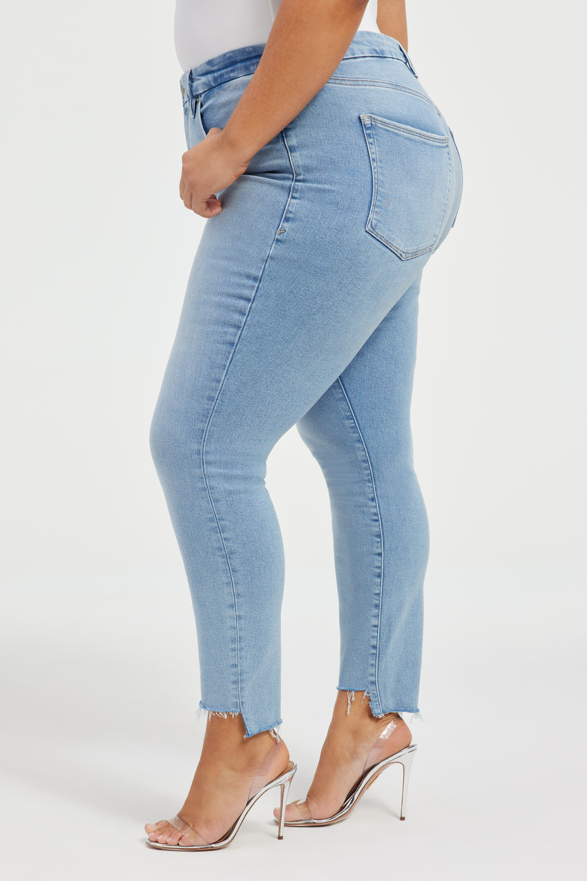 GOOD LEGS SKINNY JEANS | INDIGO390 View 2 - model: Size 16 |