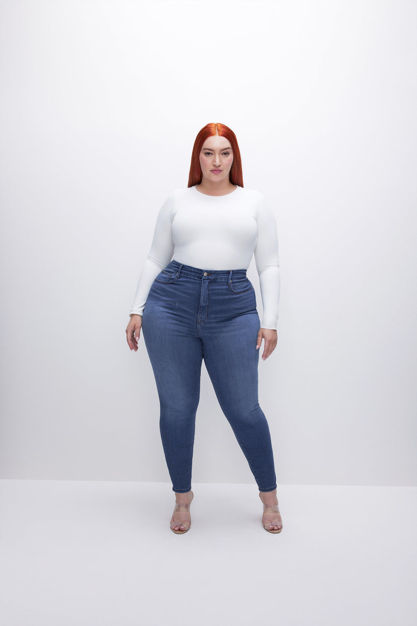 GOOD WAIST SKINNY JEANS | BLUE796 View 6 - model: Size 16 |