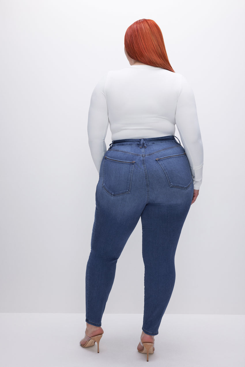 GOOD WAIST SKINNY JEANS | BLUE796 View 8 - model: Size 16 |