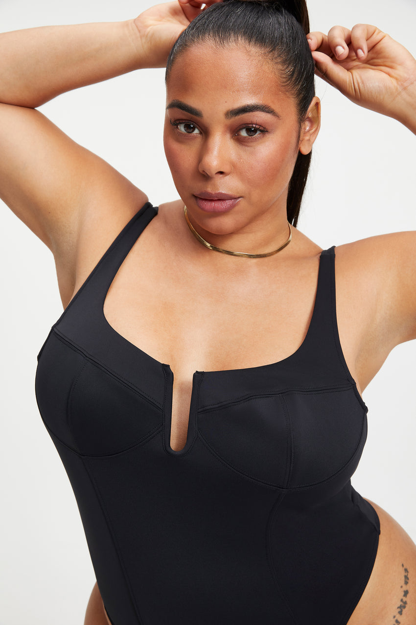 The Corset Bodysuit does it all! 👏🏽 Wearing size large in Onyx