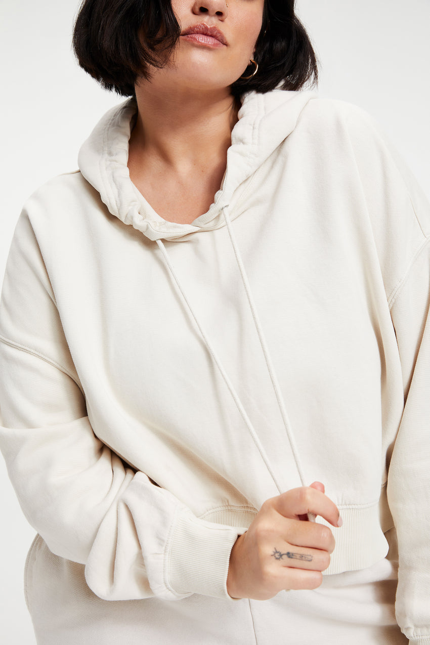 COTTON CROPPED HOODIE | BONE001 View 2 - model: Size 16 |