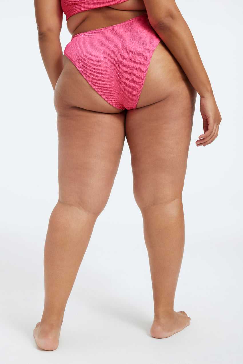 ALWAYS FITS CLASSIC BIKINI BOTTOM | BRIGHTPINK001 View 4 - model: Size 16 |