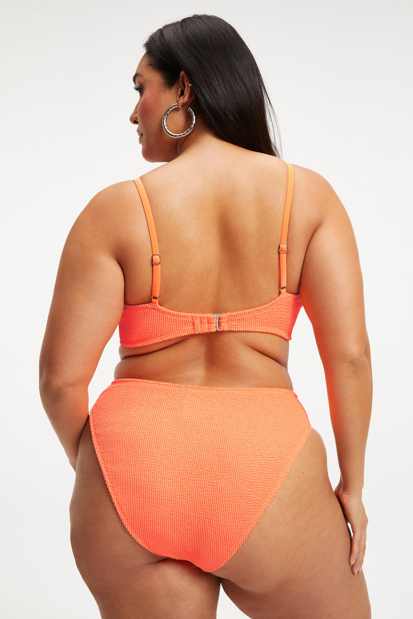 ALWAYS FITS TWISTED TOP | ORANGE CREAM001 View 4 - model: Size 16 |