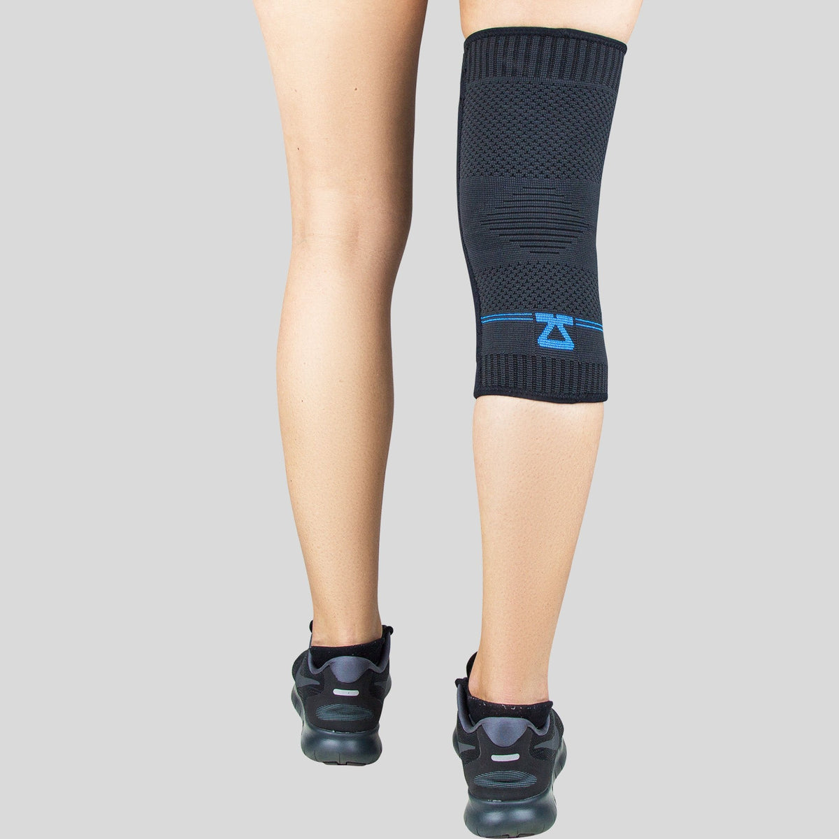 Elite Gel Compression Knee Sleeve | Zensah