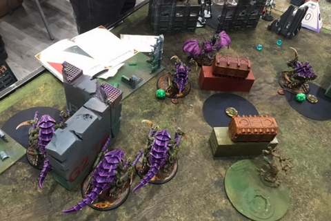 Tyranids in battle against Eldar