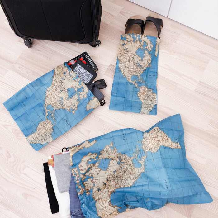 markt Verstrikking Bukken Travel Map Laundry Bags — Kikkerland B.V