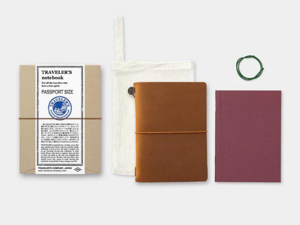 TRAVELER'S Notebook Starter Kit (Passport Size)