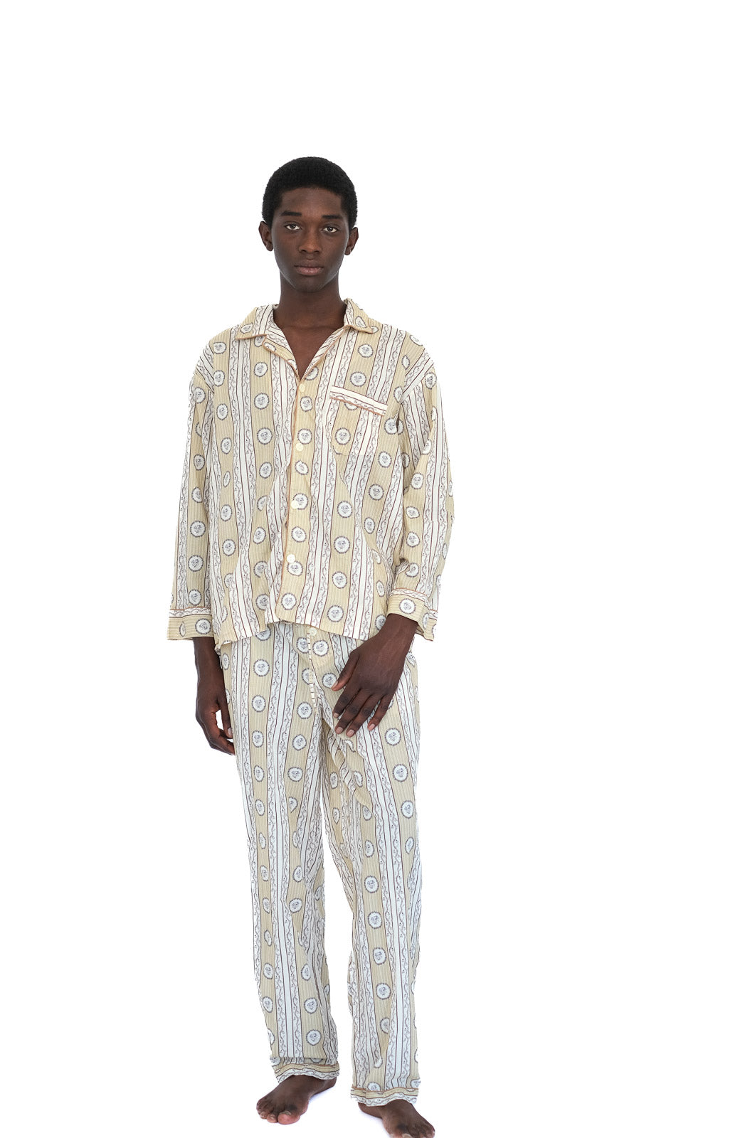 Man-jamas, Ainsley