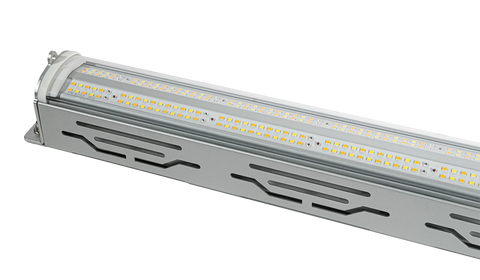 IP66 water-resistant construction protecting against moisture and irrigation in grow environments