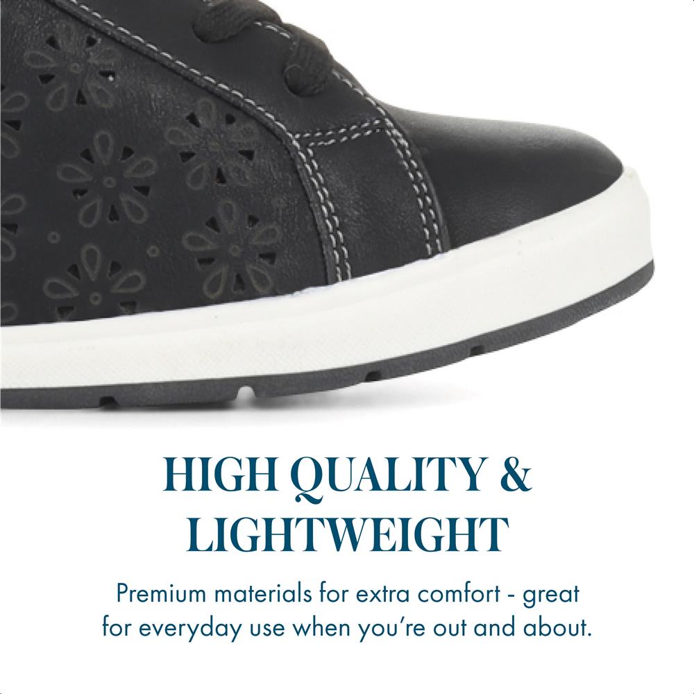 Lightweight Lace-Up Trainers - WBINS35015 / 321 594 image 2
