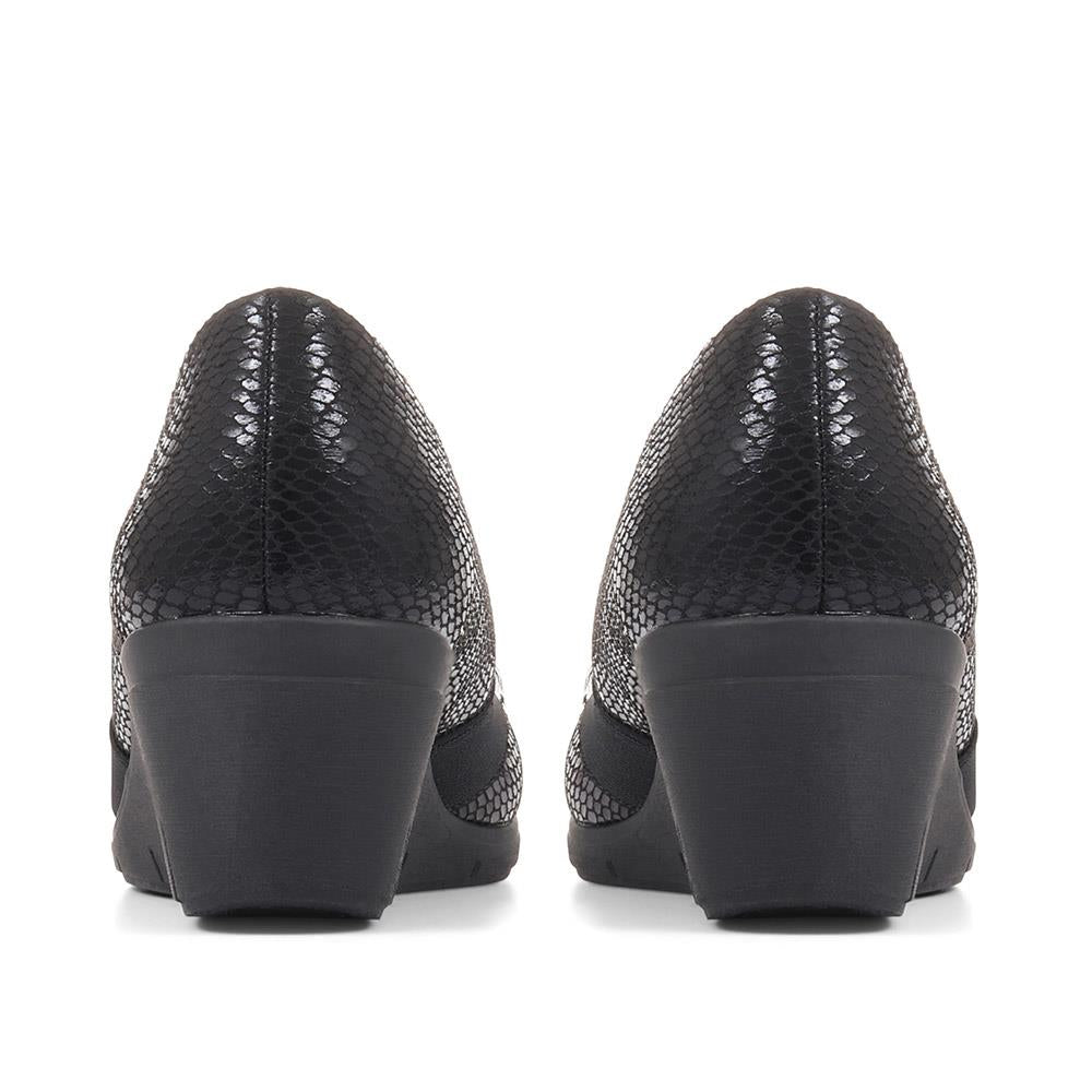 Wedge Heeled Court Shoes - WK36005 / 322 575 image 2