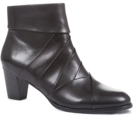 Sonia-132 Heeled Leather Ankle Boots