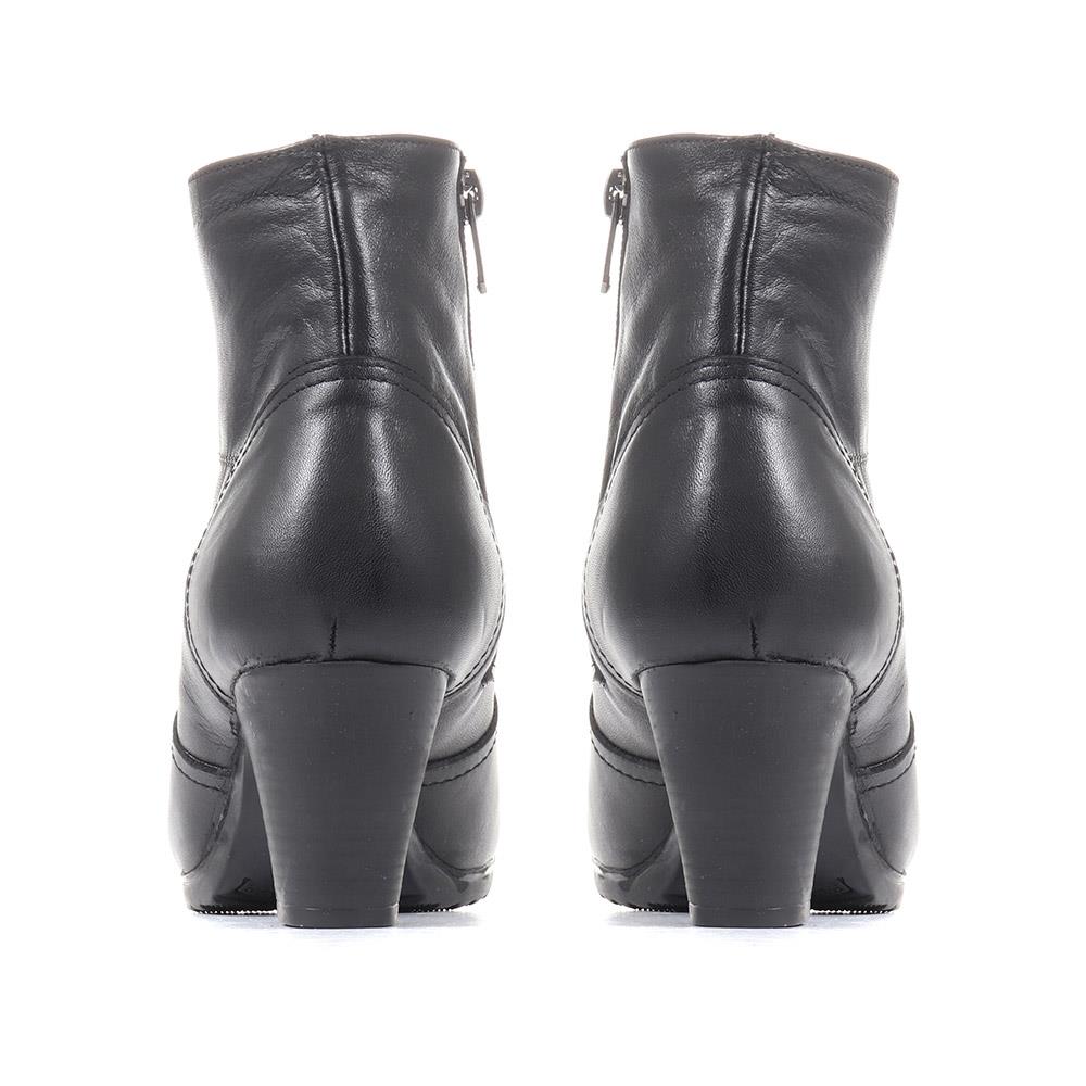 Heeled Leather Ankle Boots - VED36005 / 323 020 image 2