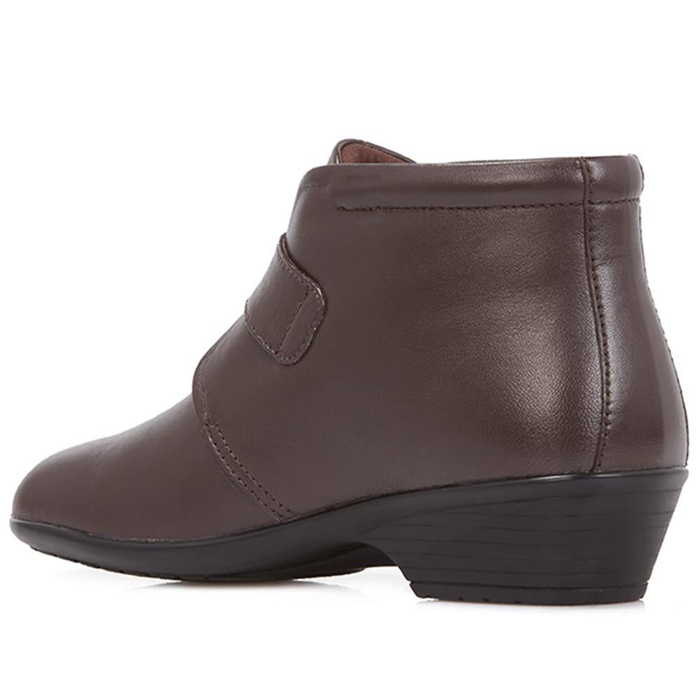Wide Fit Leather Ankle Boots - KF28026 / 313 332 image 1